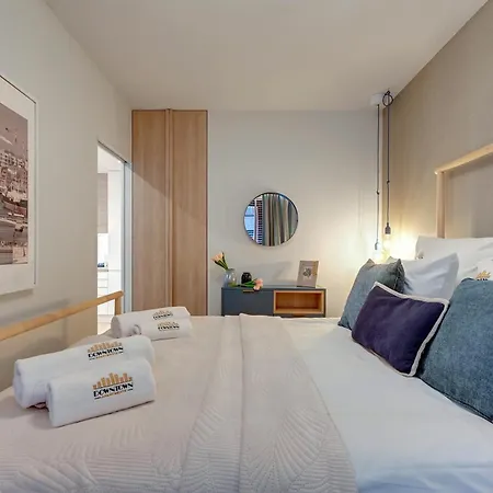 Waterlane Island - Riverview Pool, Spa, Gym & Parking By Downtown 4* غدانسك