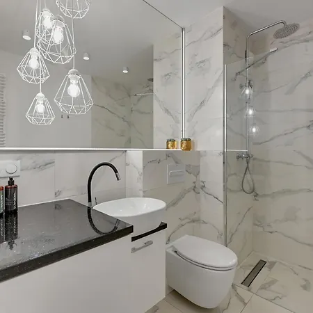 Waterlane Island - Riverview Pool, Spa, Gym & Parking By Downtown غدانسك