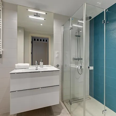 Waterlane Island - Riverview Pool, Spa, Gym & Parking By Downtown غدانسك