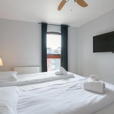Apartmán Waterlane Island - Riverview Pool, Spa, Gym & Parking By Downtown *