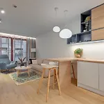 Waterlane Island - Riverview Pool, Spa, Gym & Parking By Downtown 4* Gdansk
