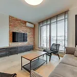 Waterlane Island - Riverview Pool, Spa, Gym & Parking By Downtown 4*