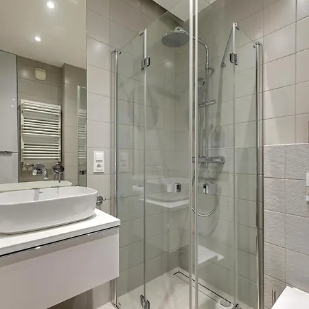 Waterlane Island - Riverview Pool, Spa, Gym & Parking By Downtown 4*