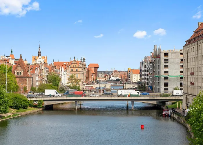 Waterlane Island - Riverview Pool, Spa, Gym & Parking By Downtown 4* Danzig