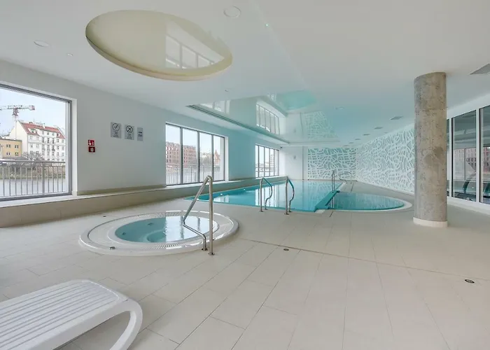 Aparthotel Waterlane Island - Riverview Pool, Spa, Gym & Parking By Downtown 4*