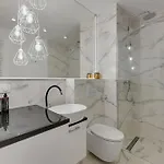 Waterlane Island - Riverview Pool, Spa, Gym & Parking By Downtown 그단스크