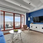 아파트호텔 Waterlane Island - Riverview Pool, Spa, Gym & Parking By Downtown 그단스크