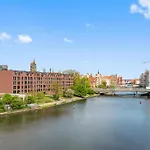 Waterlane Island - Riverview Pool, Spa, Gym & Parking By Downtown