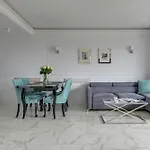 Waterlane Island - Riverview Pool, Spa, Gym & Parking By Downtown 그단스크
