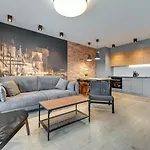 아파트호텔 Waterlane Island - Riverview Pool, Spa, Gym & Parking By Downtown