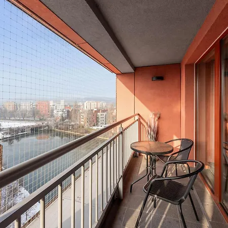 公寓式酒店 Waterlane Island - Riverview Pool, Spa, Gym & Parking By Downtown 格但斯克