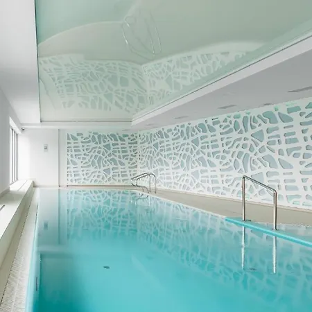 Waterlane Island - Riverview Pool, Spa, Gym & Parking By Downtown Apartment Gdansk