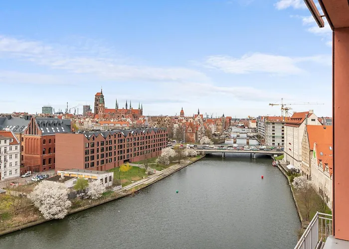 Waterlane Island - Riverview Pool, Spa, Gym & Parking By Downtown 4* Gdansk